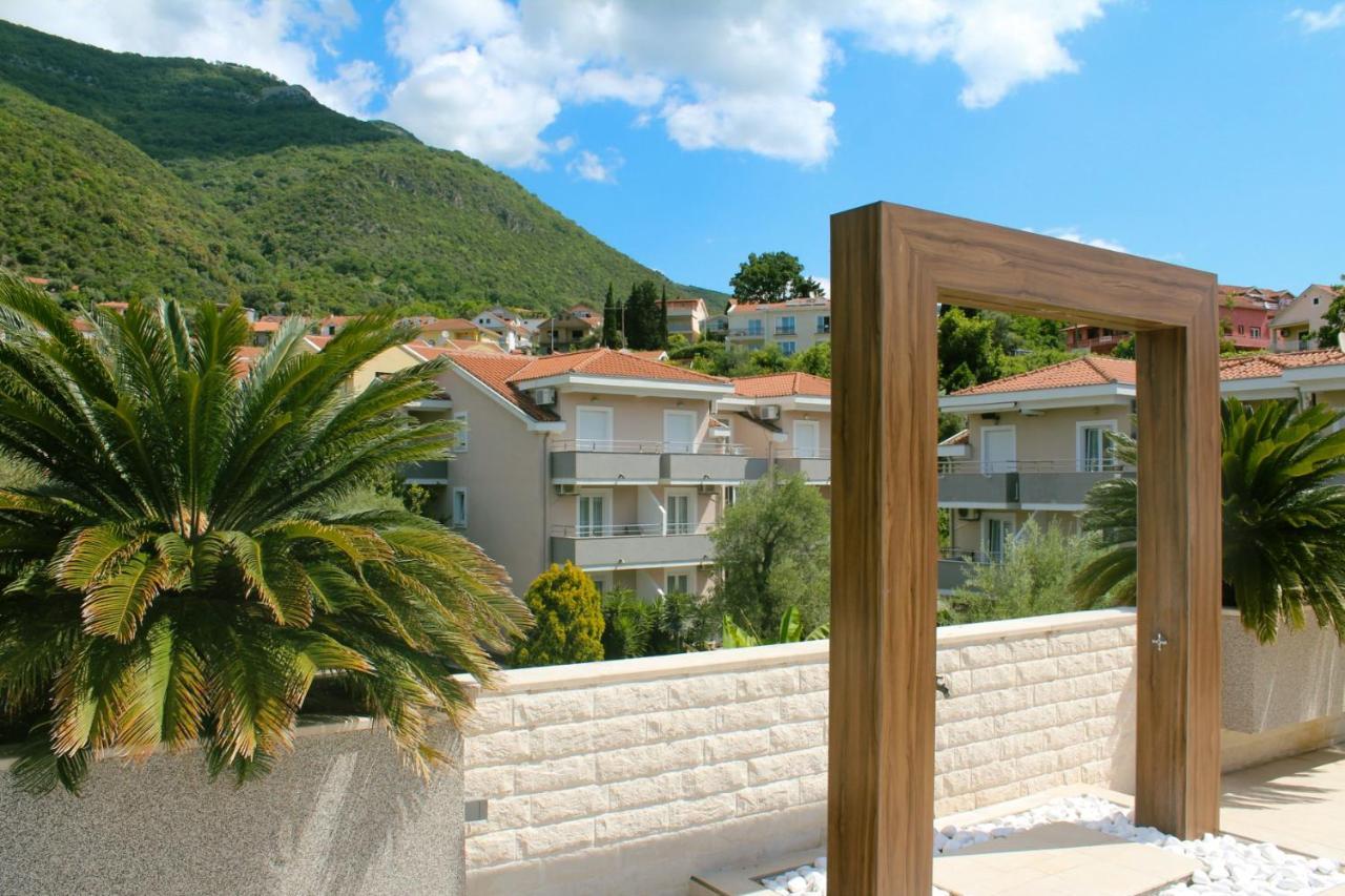 Sun Village Aparthotel Herceg Novi Exterior photo